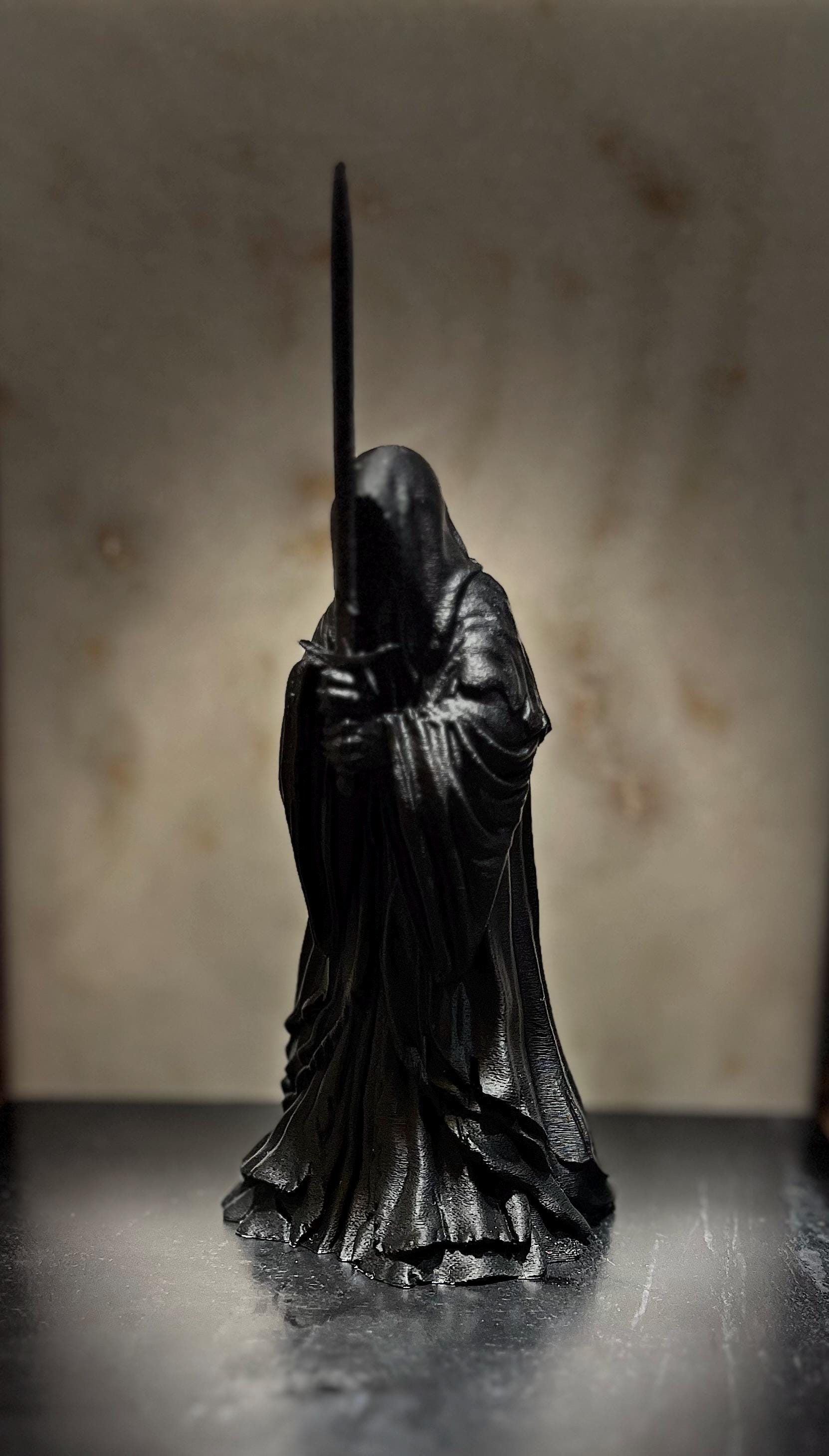 Figurka Nazgûl z Mieczem – Upiór Pierścienia | Statuetka 3D 16 cm