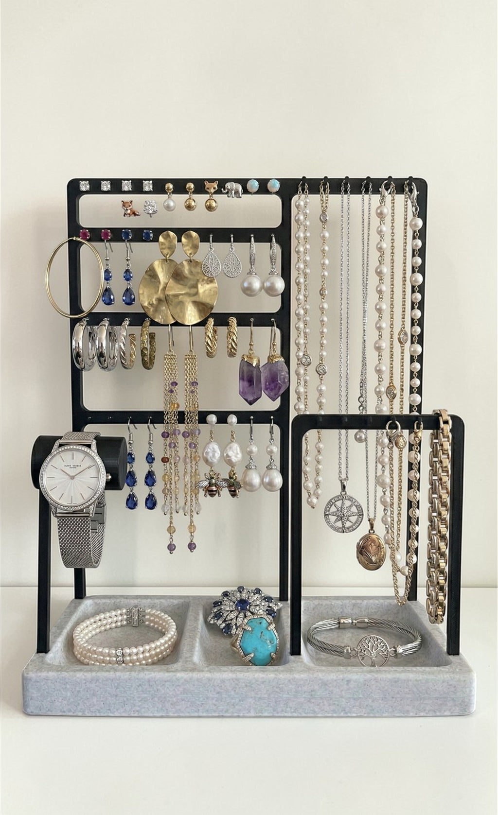 Stojak na Biżuterię z Podstawą o Wzorze Marmuru – Nowoczesny Organizer 3D