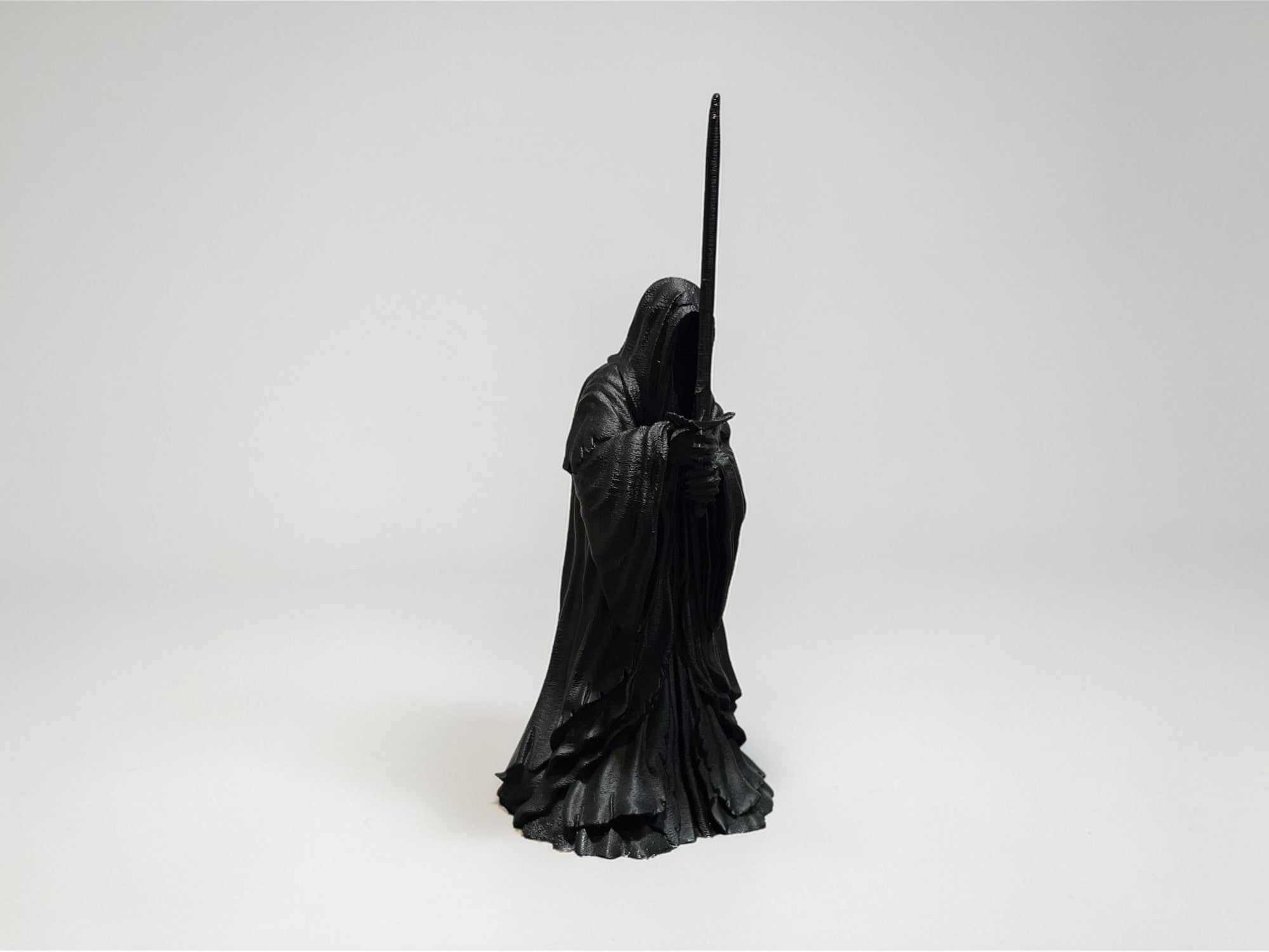 Figurka Nazgûl z Mieczem – Upiór Pierścienia 16 cm