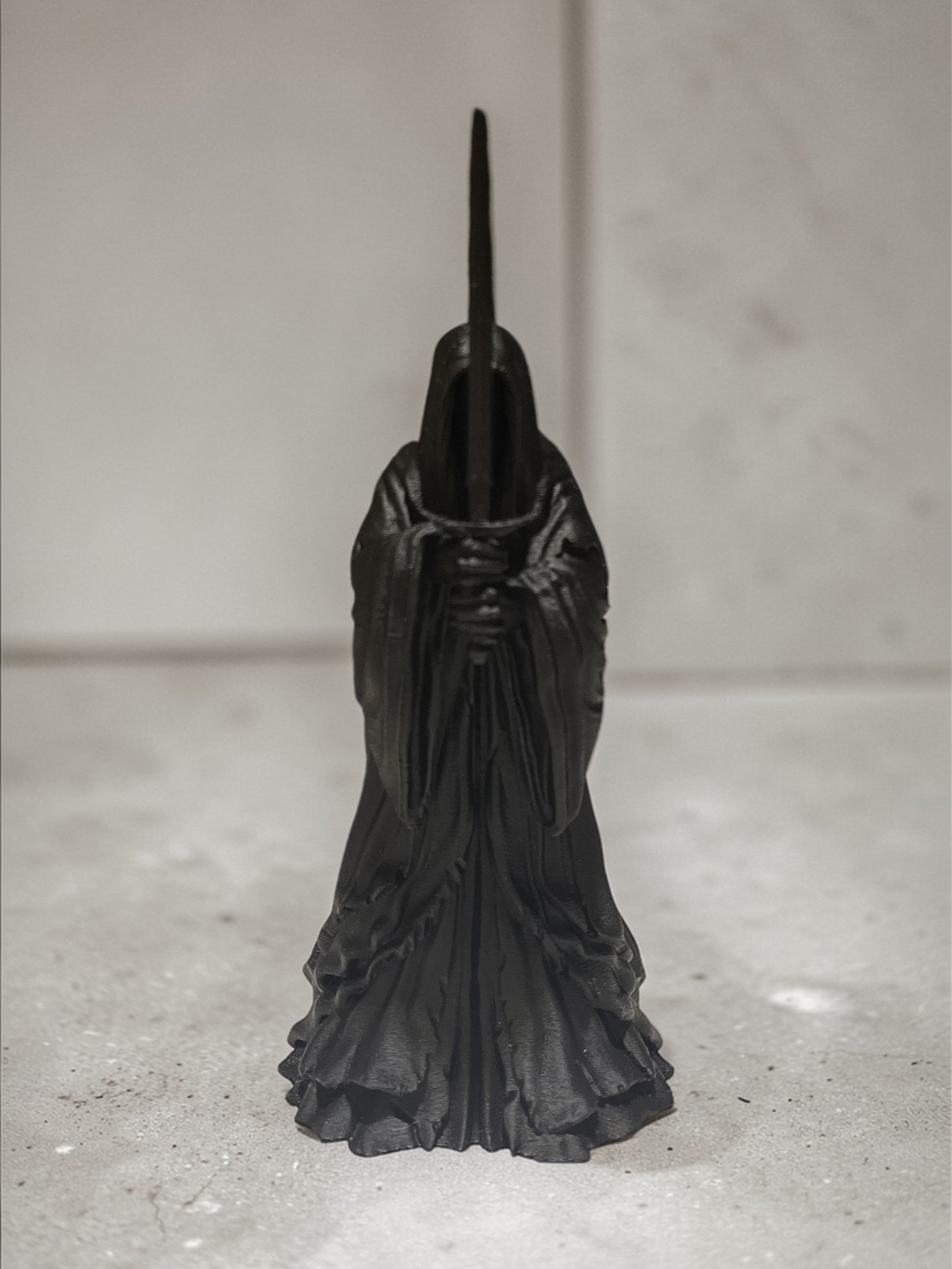 Figurka Nazgûl z Mieczem – Upiór Pierścienia 16 cm